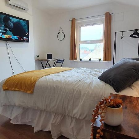 Fast Broadband, Budget Stay, Free Netflix. Cardiff Ngoại thất bức ảnh
