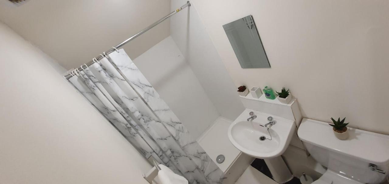 Fast Broadband, Budget Stay, Free Netflix. Cardiff Ngoại thất bức ảnh