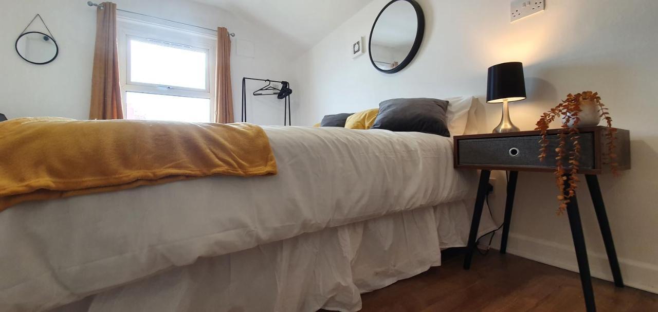 Fast Broadband, Budget Stay, Free Netflix. Cardiff Ngoại thất bức ảnh